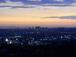 Skyline di Los Angeles di sera